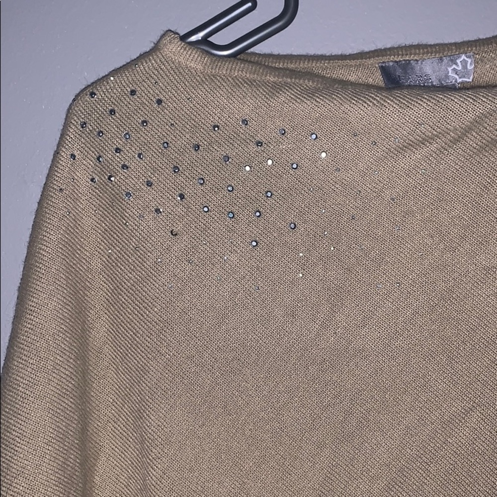 Poncho - Picture 2 of 2